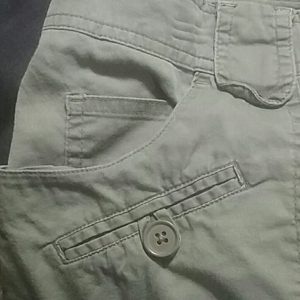 Capris - Picture 4 of 4